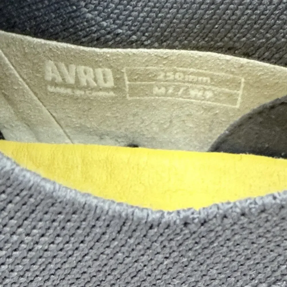 Casca Avro Sneakers Gray Knit Unisex Women's Size 9 Men's 7